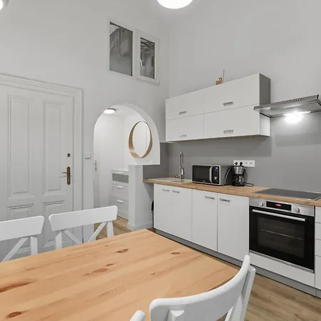 Prezidentsky V Srdci Bratislavy *